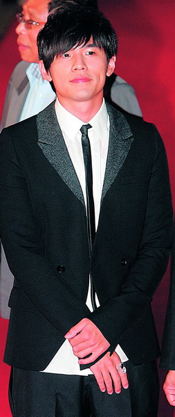 明星出鏡 型男禮服面面觀