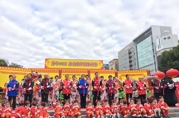 這些年，春節(jié)已經(jīng)走出國門，各國都在跟我們一起過年