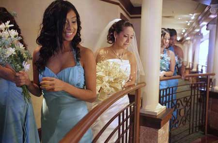 經(jīng)濟(jì)不景氣 美新人流行在殯儀館辦婚禮