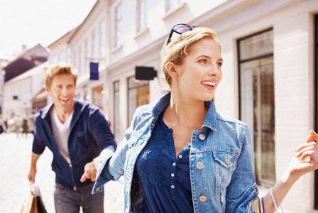 你知道什么是“陪購(gòu)男友”嗎？